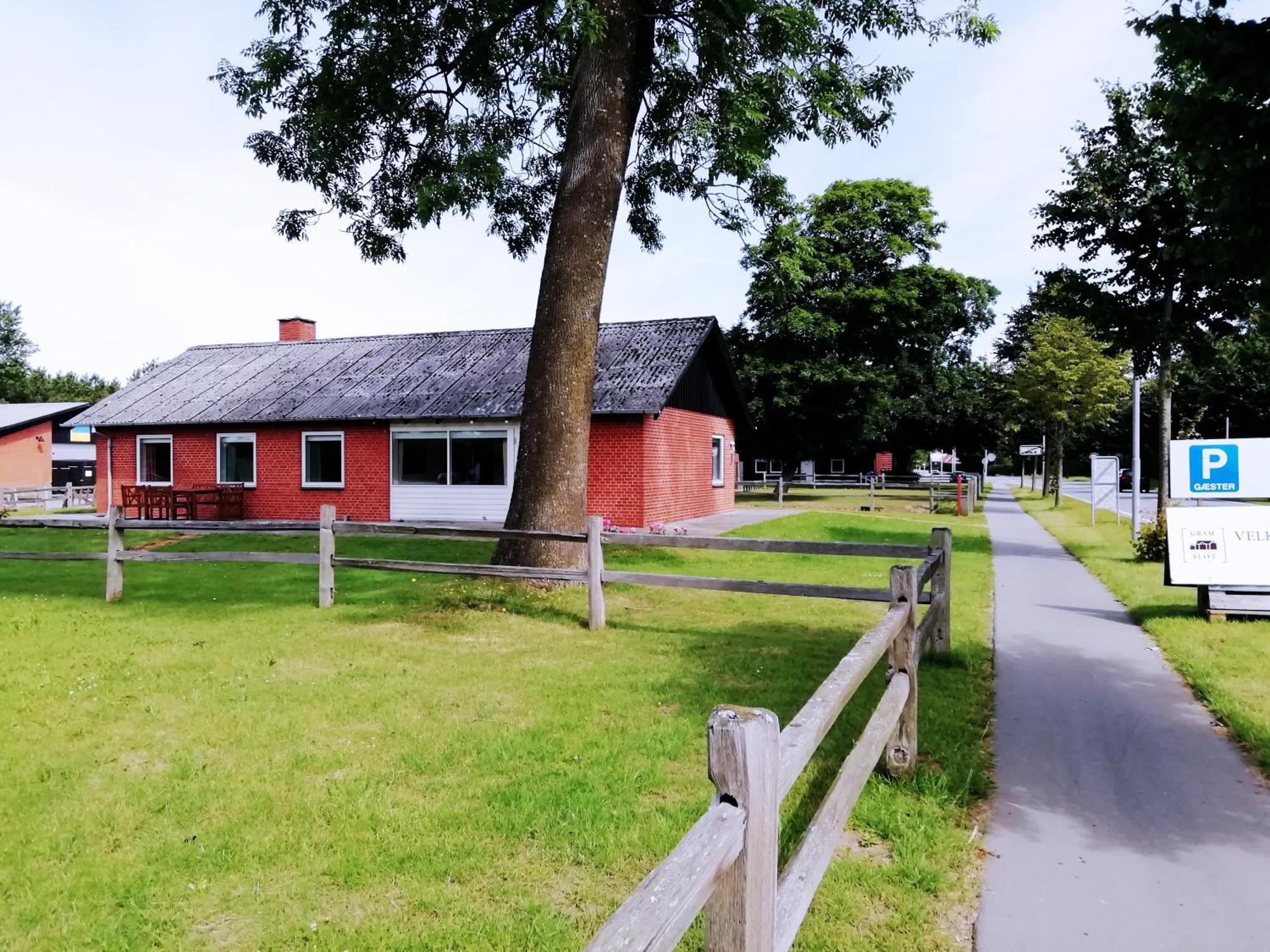 Den Gamle Kro Ved Gram Slot エクステリア 写真